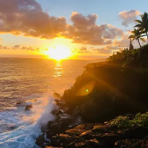 wild-blue-water-sunrise-suite.hotelsinhawaii.org/